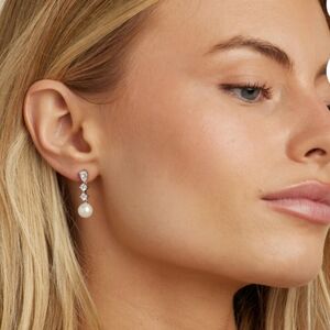 Untamed petals serenade earrings